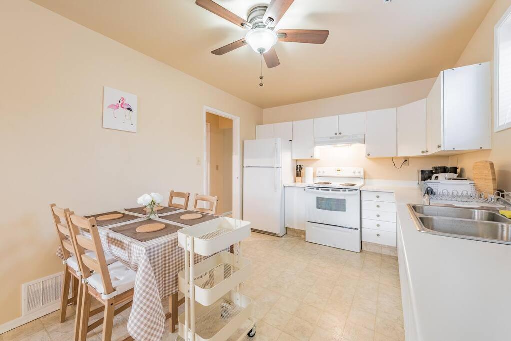Mt Pleasant Nw 2 Bedrooms 500 YYC Esterno foto