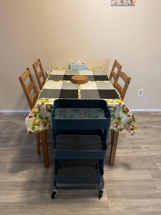 Mt Pleasant Nw 2 Bedrooms 500 YYC Esterno foto